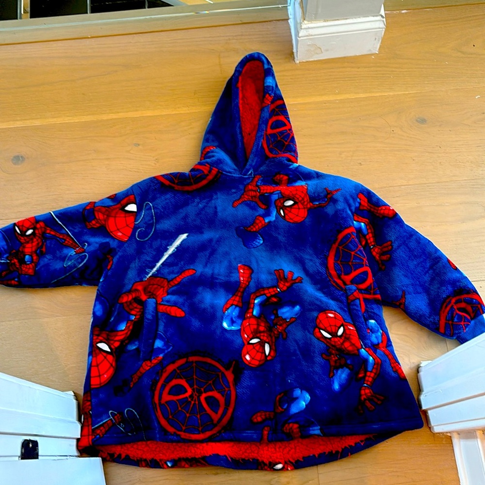 Kids Oversized Spider Man One Size Fluffy Hoodie 4-10